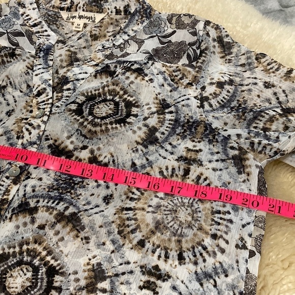 Sheer long sleeve blouse with abalone buttons size M - Picture 5 of 10